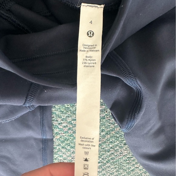Lululemon Invigorate High Rise Tight size 4 - Picture 2 of 3